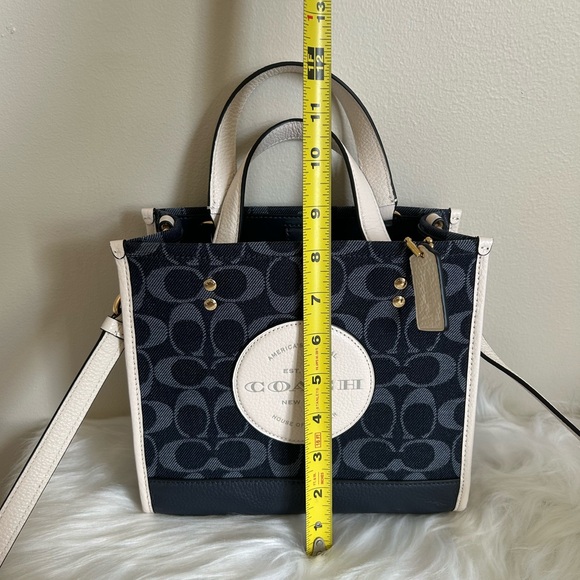 Coach Dempsey Tote 22 Signature Jacquard Denim Cream C2822 - Picture 8 of 8
